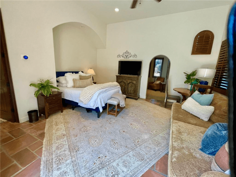 La Quinta House: 56145 Village DR