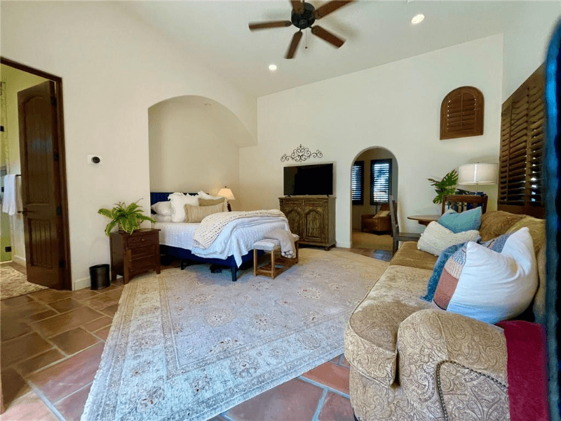 La Quinta House: 56145 Village DR