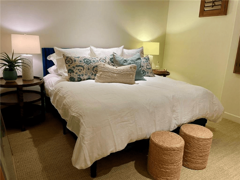 La Quinta House: 56145 Village DR