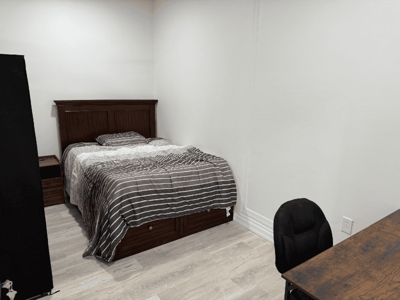 Davenport Single Room: 175 Bella Dr