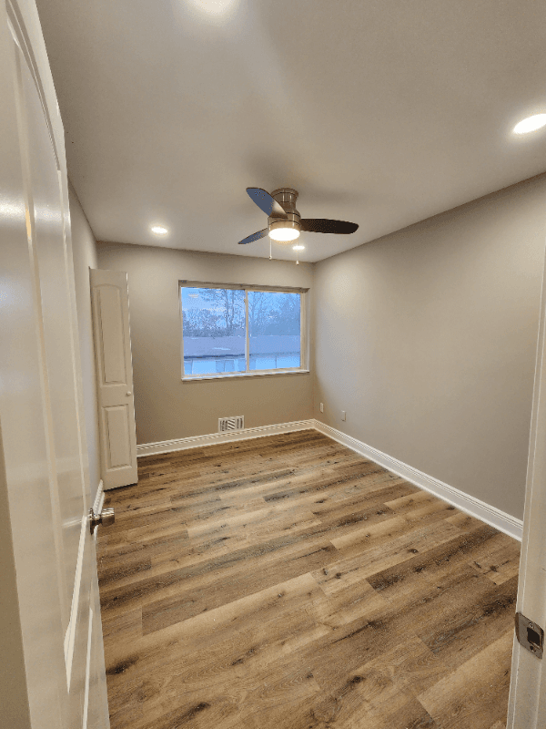 Atlanta Single Room: 390 W Lake AVE NW