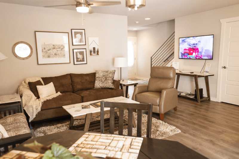 Bella Vista Townhome: 7 Alyce Ln