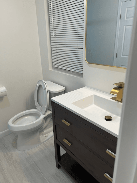 Silver Spring Single Room: 522 E Indian Spring Dr