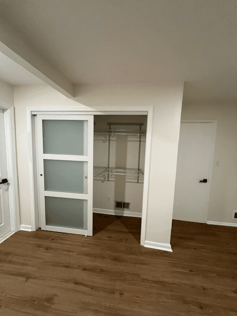 Silver Spring Single Room: 522 E Indian Spring Dr