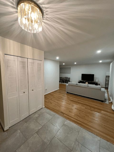 Silver Spring Single Room: 522 E Indian Spring Dr