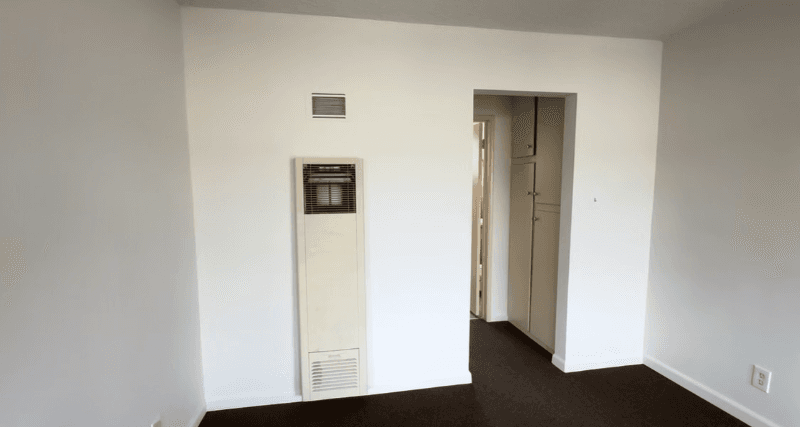 Downey Apartment: 11914 Downey Ave