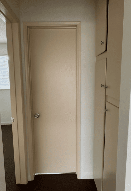 Downey Apartment: 11914 Downey Ave