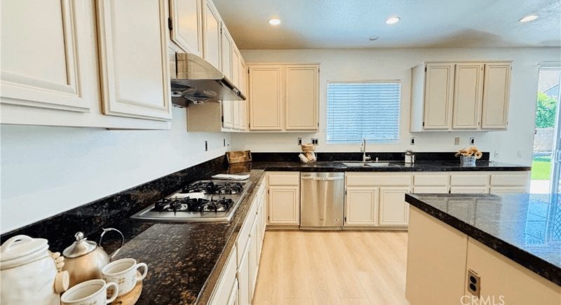 Jurupa valley Single Room: 11858 sunstone ct