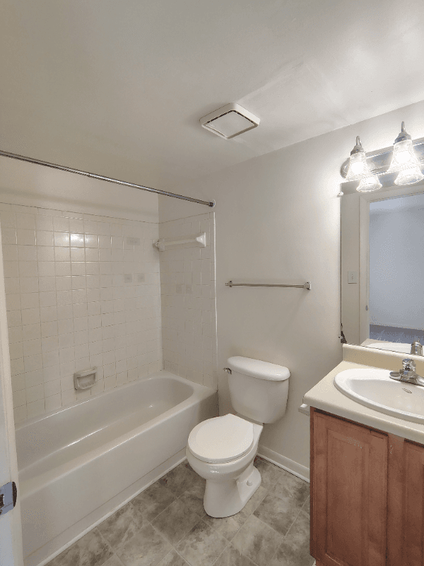 Lynchburg Apartment: 600 Reusens Road