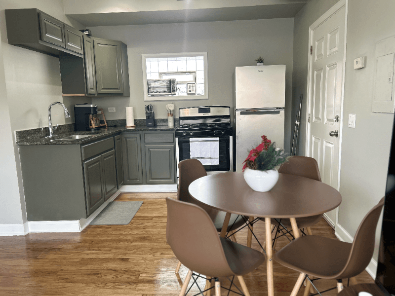 CHICAGO Condo: 3034 W Montrose Ave