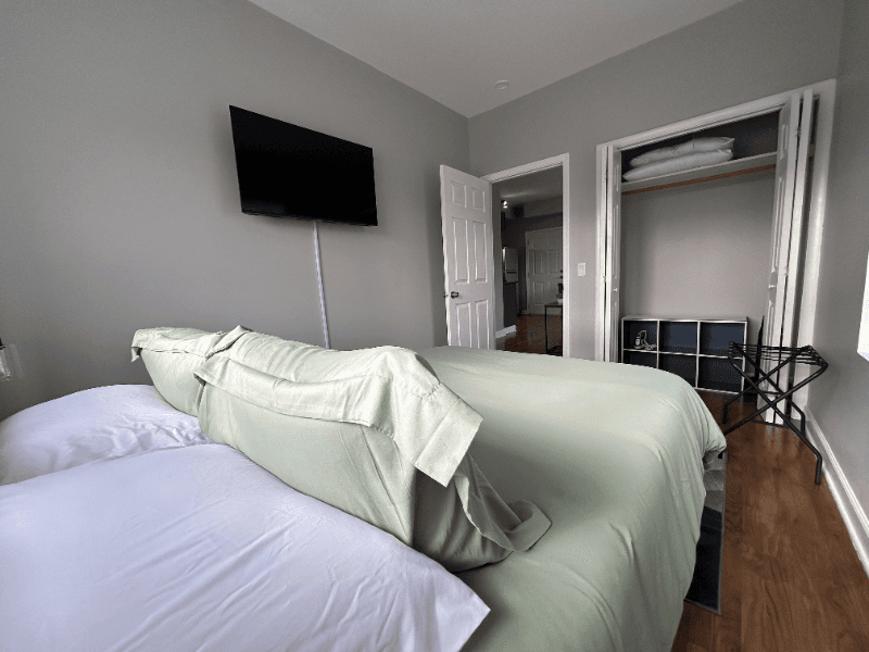 CHICAGO Condo: 3034 W Montrose Ave