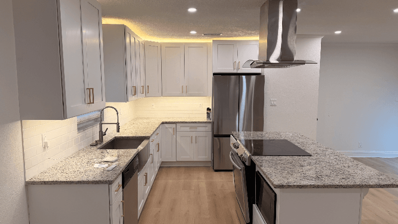 Tampa House: 8708 N Pawnee Ave,
