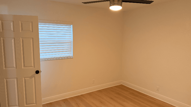 Tampa House: 8708 N Pawnee Ave,