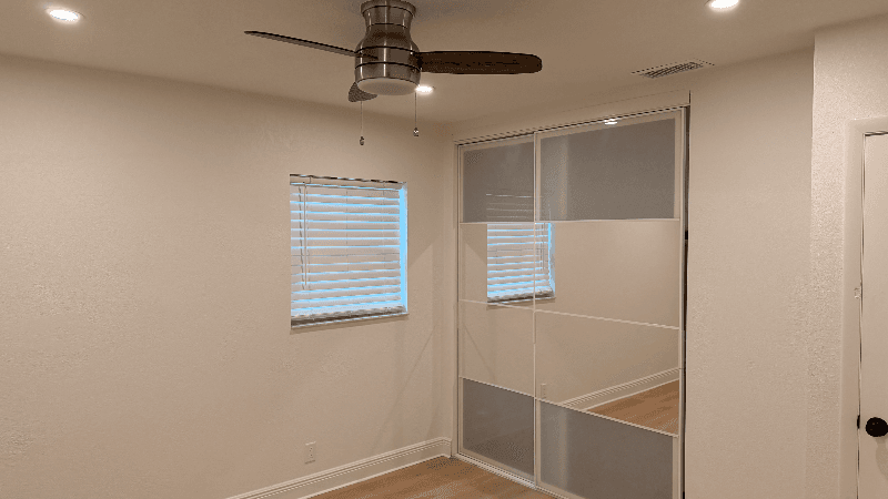Tampa House: 8708 N Pawnee Ave,