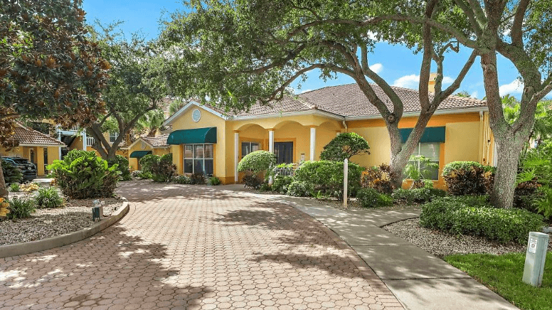 Seminole Condo: 10764 70th Avenue