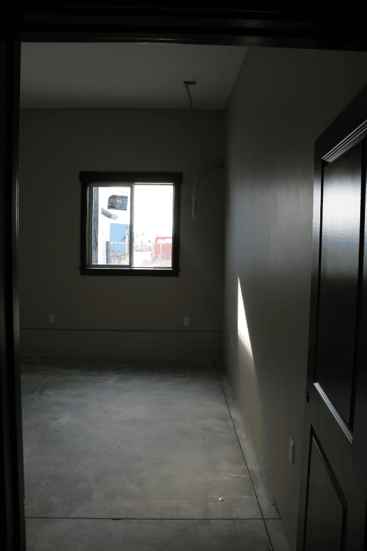 Blackfoot House: 61 W 465 N