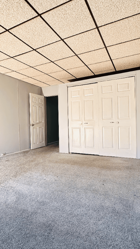 Saint Clair House: 13 N 2nd St