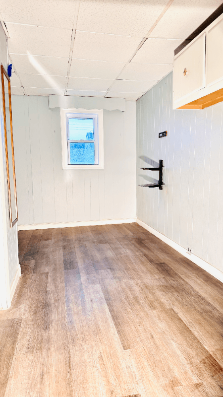 Saint Clair House: 13 N 2nd St
