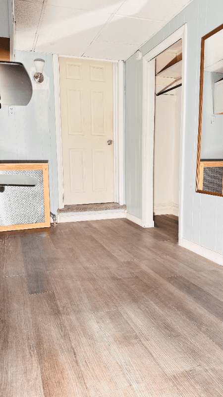 Saint Clair House: 13 N 2nd St