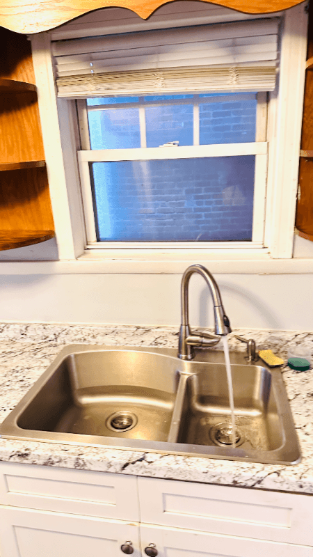 Saint Clair House: 13 N 2nd St
