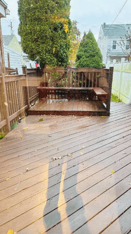 Saint Clair House: 13 N 2nd St