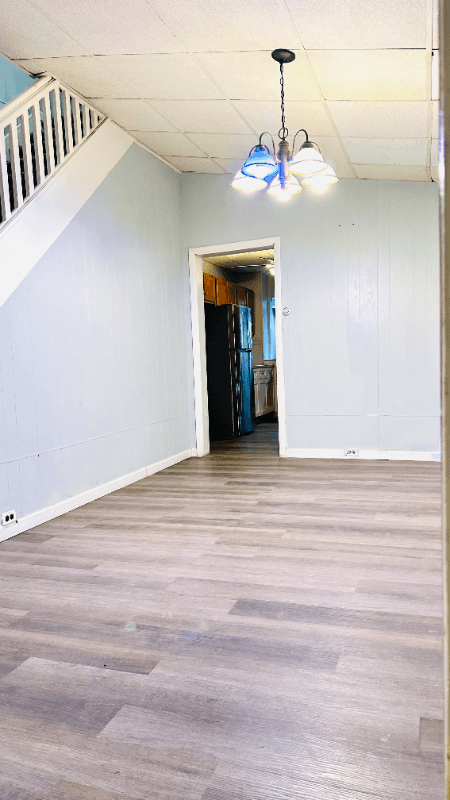 Saint Clair House: 13 N 2nd St