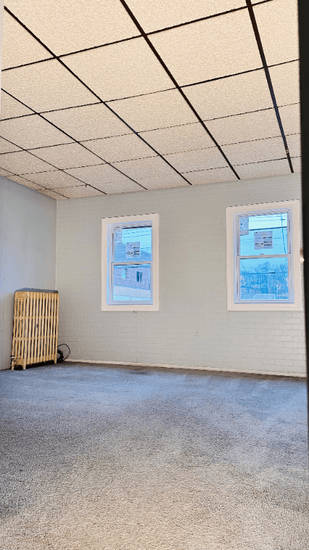 Saint Clair House: 13 N 2nd St