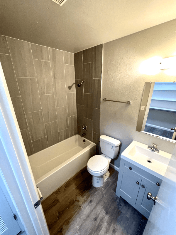 Brighton Apartment: 221 Jessup Street