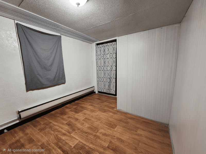 Superior House: 1706 E 5th St