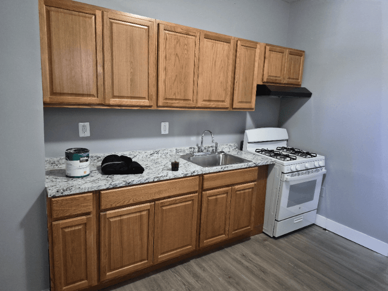 Trenton Apartment: 180 Walnut Ave