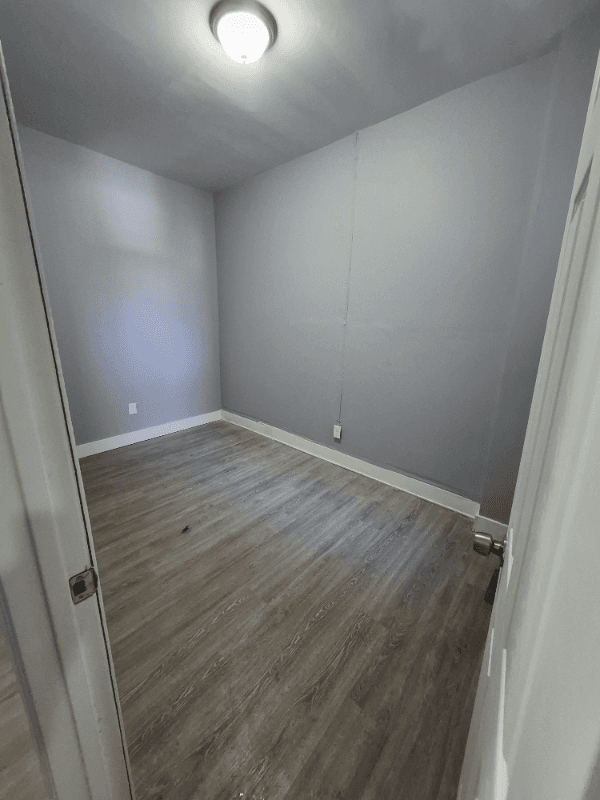 Trenton Apartment: 180 Walnut Ave