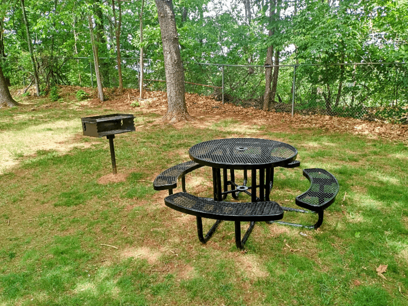 Lynchburg Apartment: 600 Reusens Road