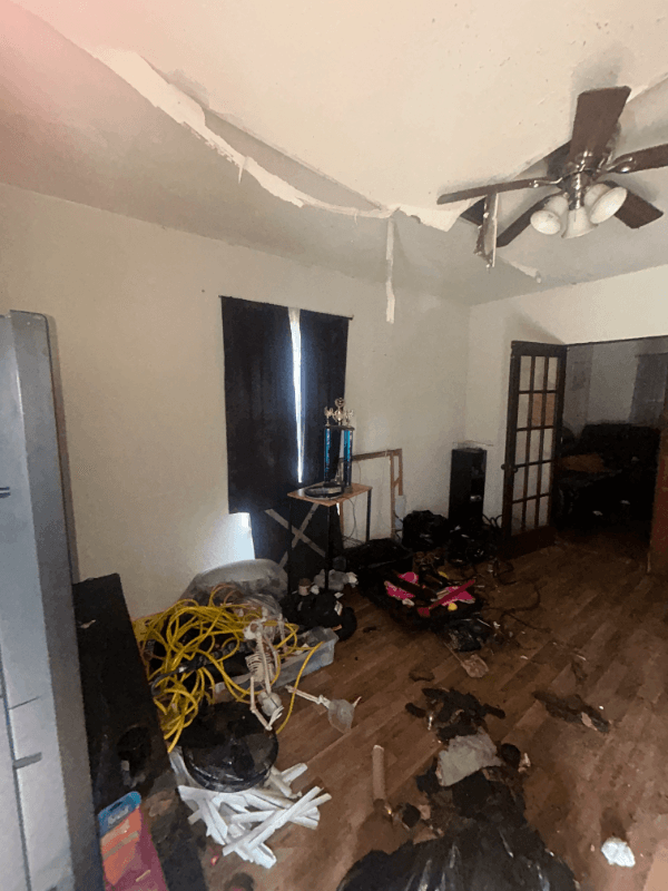 East Saint Louis House: 5617 Warren Ave