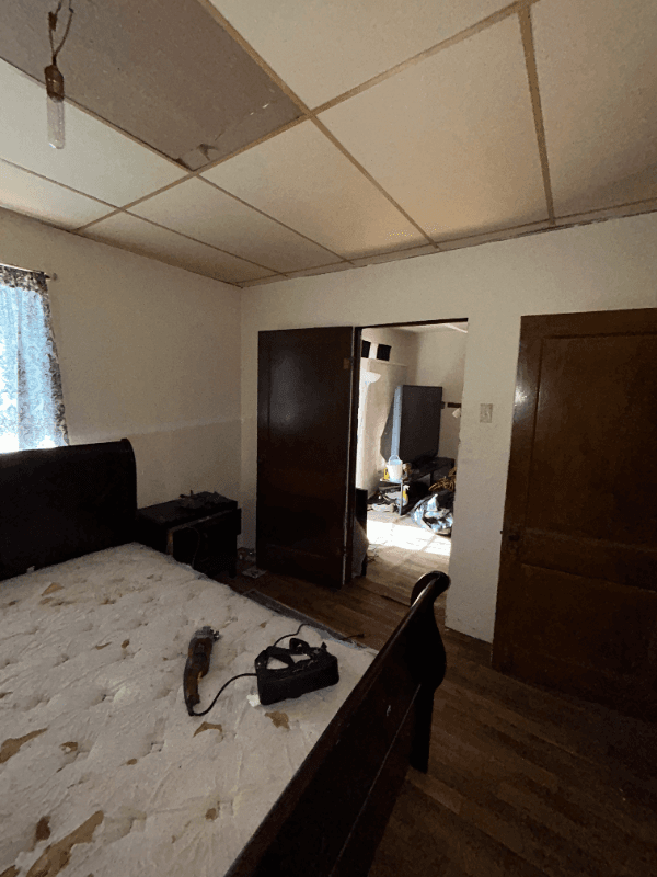 East Saint Louis House: 5617 Warren Ave