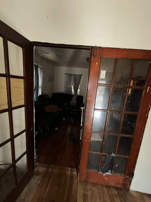 East Saint Louis House: 5617 Warren Ave