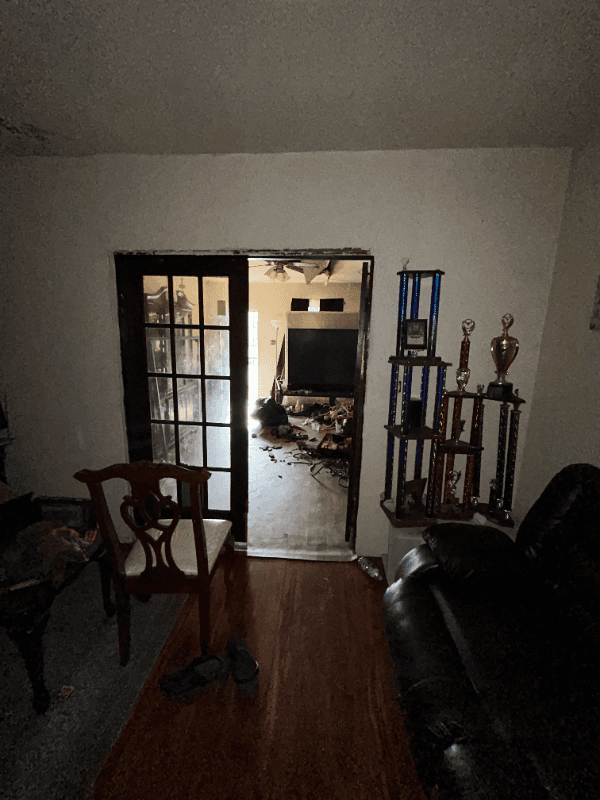 East Saint Louis House: 5617 Warren Ave