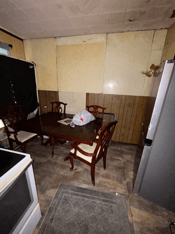 East Saint Louis House: 5617 Warren Ave