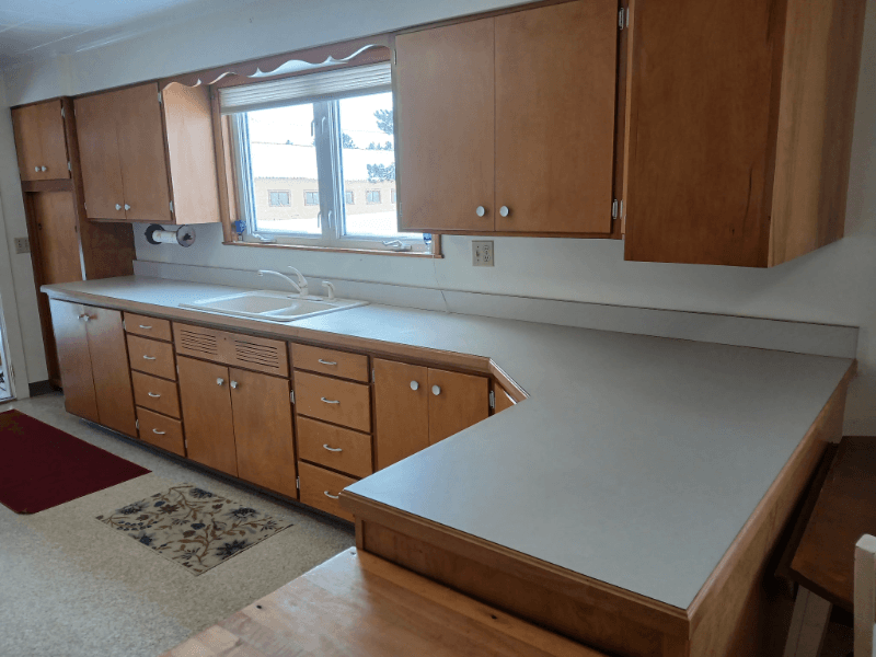 Newberry Single Room: 321 W McMillan Ave