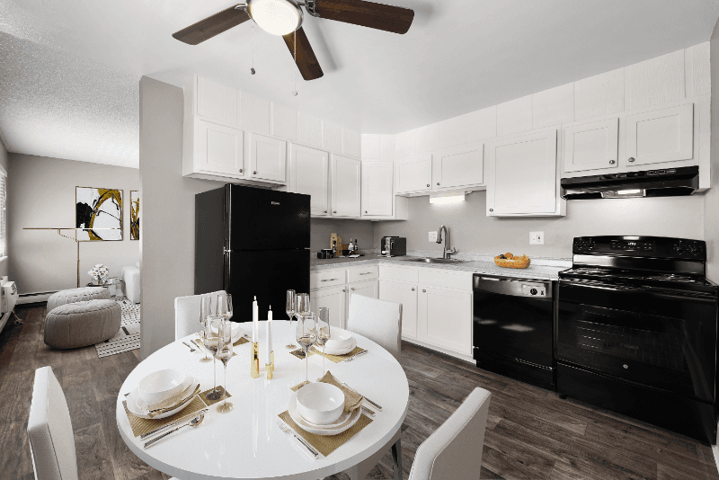Brighton Apartment: 65 N Kuner Rd