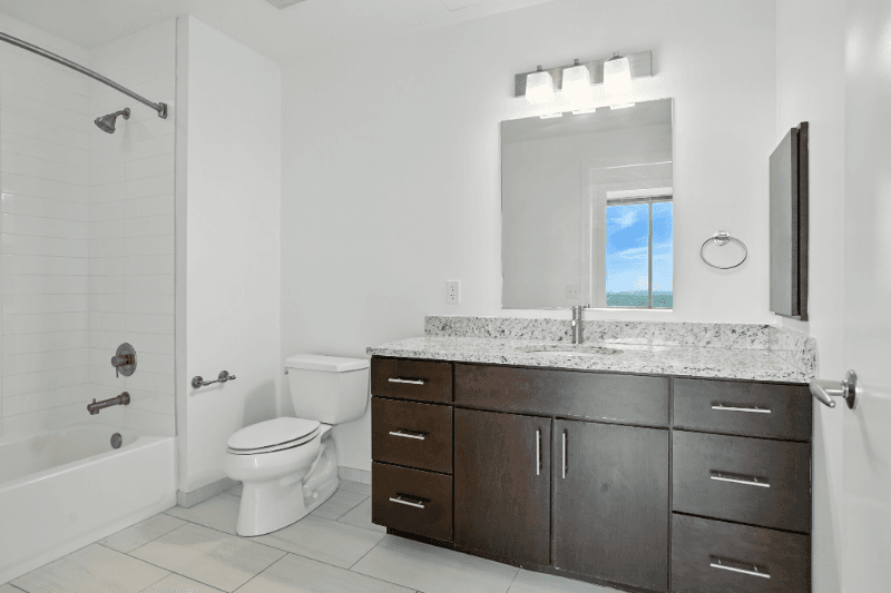 oak park Condo: 155 forest ave