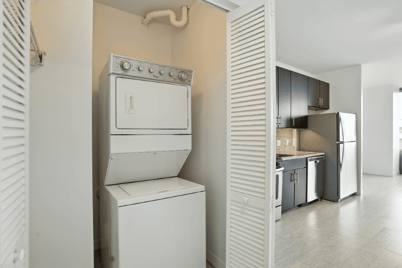 oak park Condo: 155 forest ave