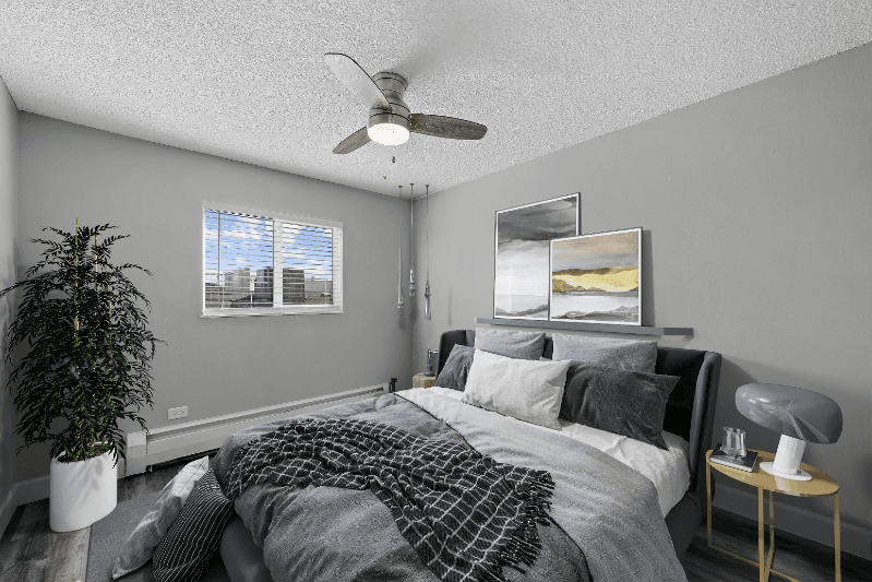 Brighton Apartment: 78 W Walnut St