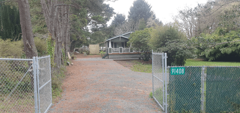 Coos Bay House: 91408 Kellogg Ln
