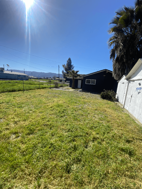 Lake Elsinore House: 16510 Lakeshore Drive