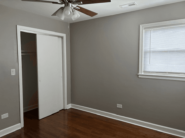 Chicago Apartment: 4901 n Kilpatrick