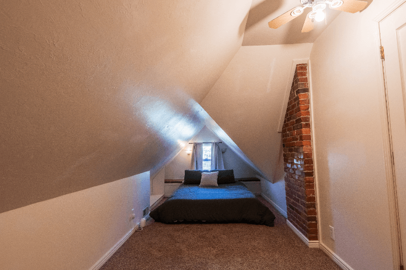 SALT LAKE CITY House: 1748 S 200 E
