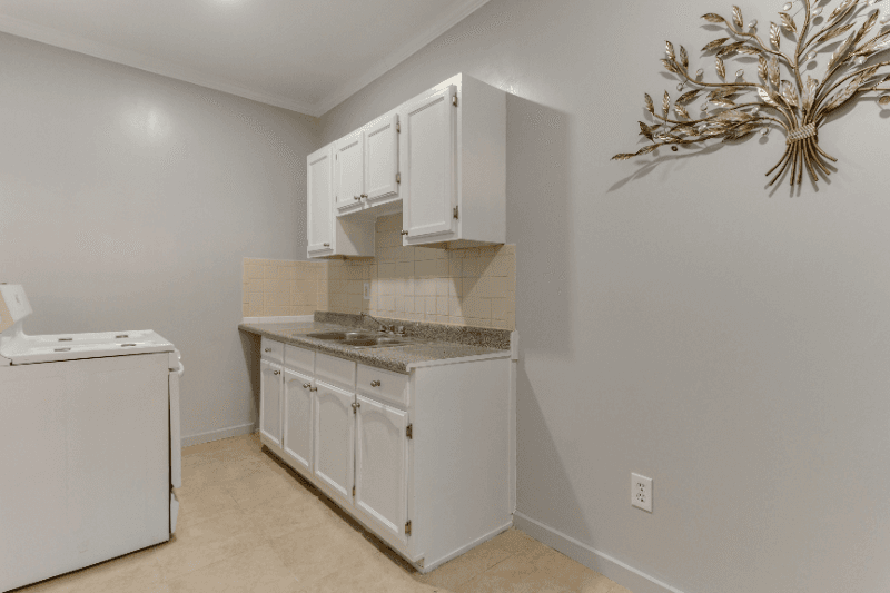 Los Angeles Apartment: 730 S. Catalina St