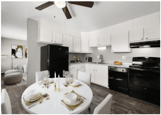 Brighton Apartment: 65 N Kuner Rd