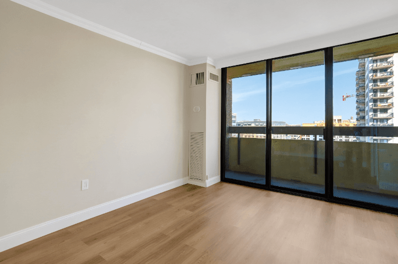Alexandria Condo: 400 Madison Street