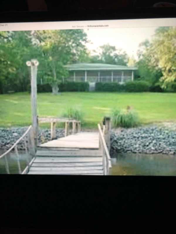 Lake Wylie House: 5221 Green Cove Road